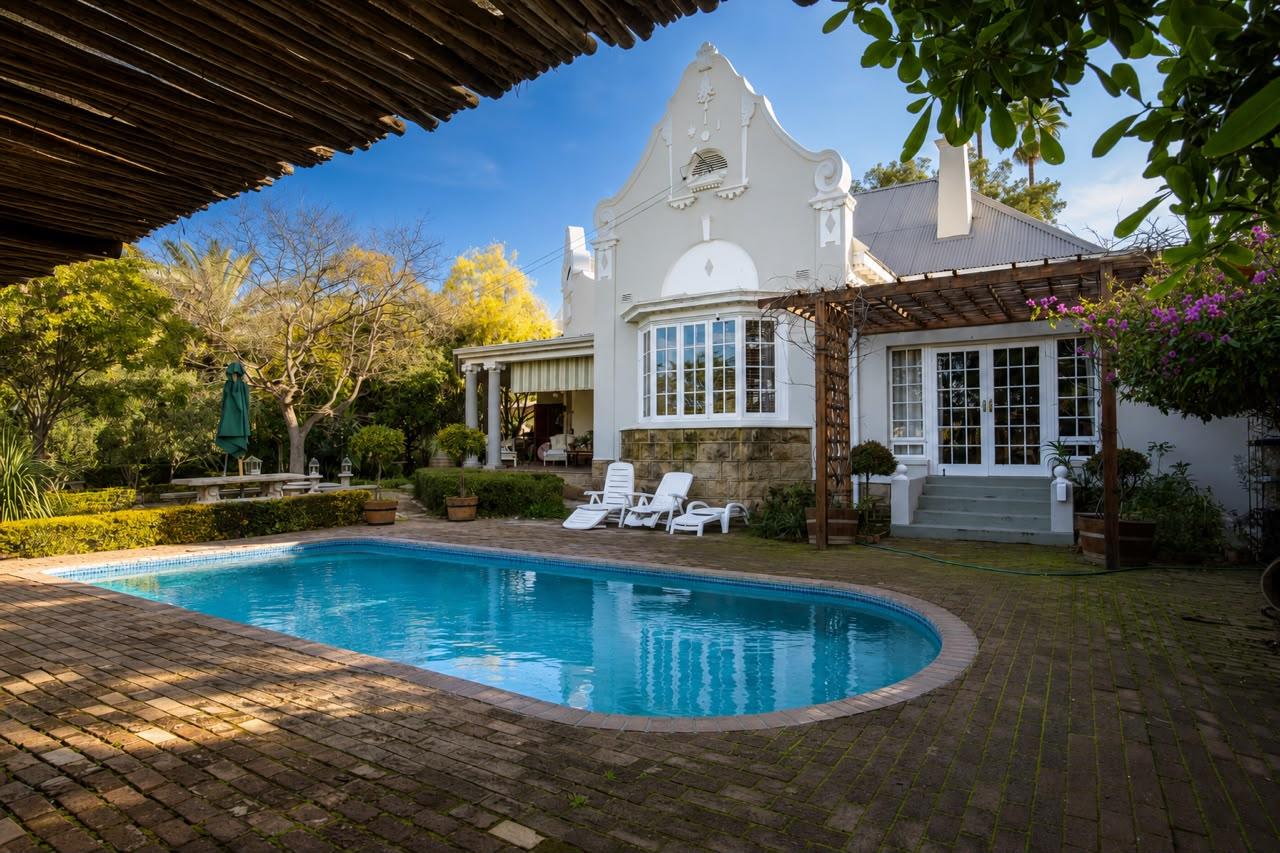 jpegorpng (5) 2 Bedroom house Oudtshoorn